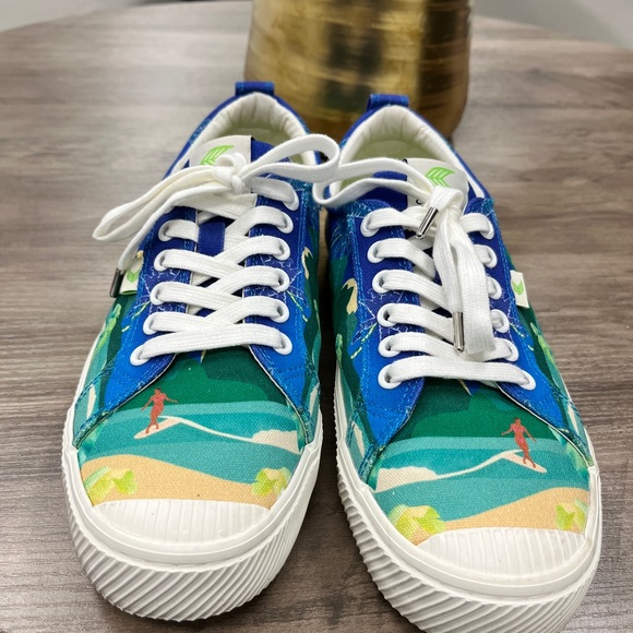 Sneakers Canvas Hawaiian Brand size 10 women’s or 8.5 men’s Almost New - Picture 2 of 9